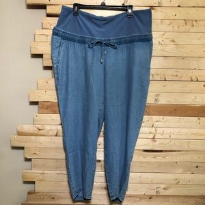 H&M Women’s soft denim Pull Up Maternity pants size XL NWT
